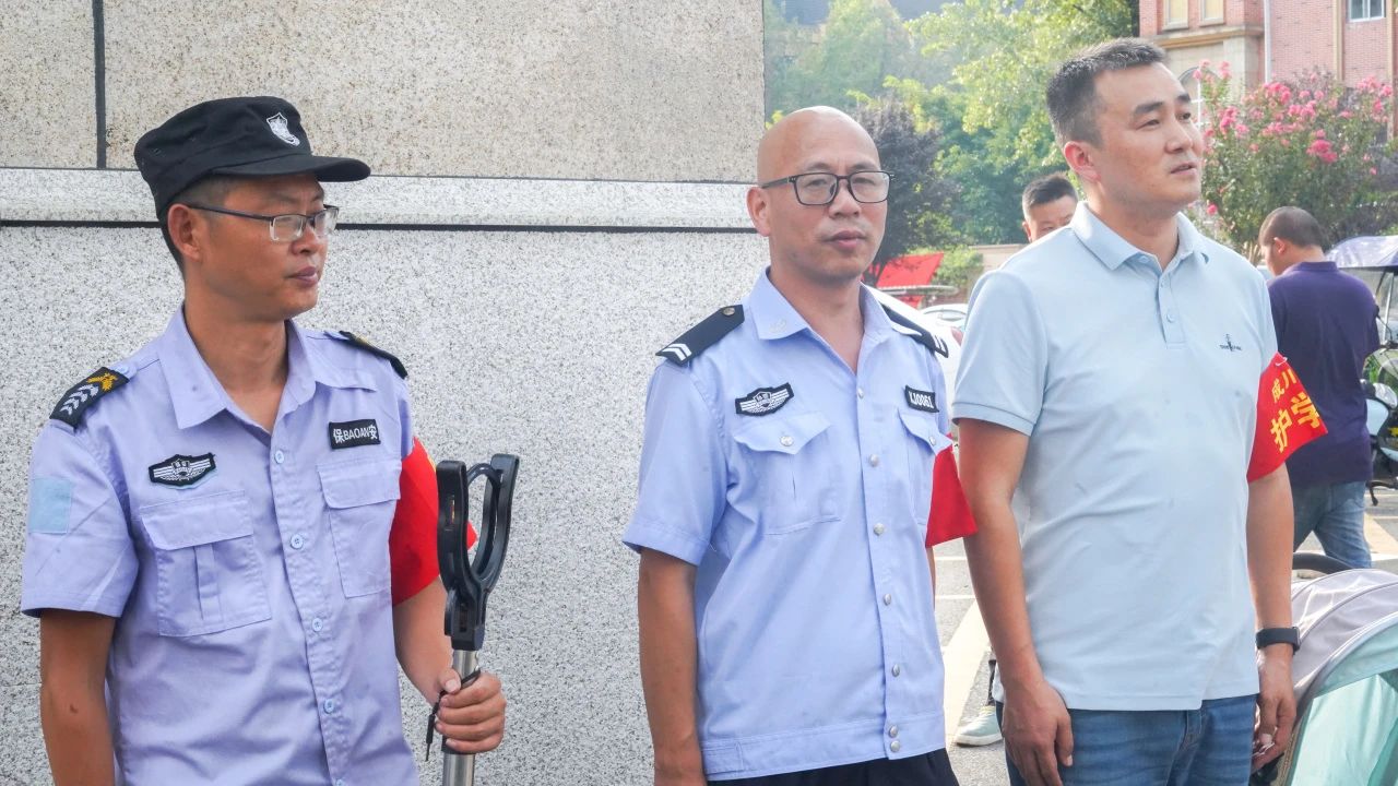 53次！站好“护学岗” 撑起“平安伞”(图3)
