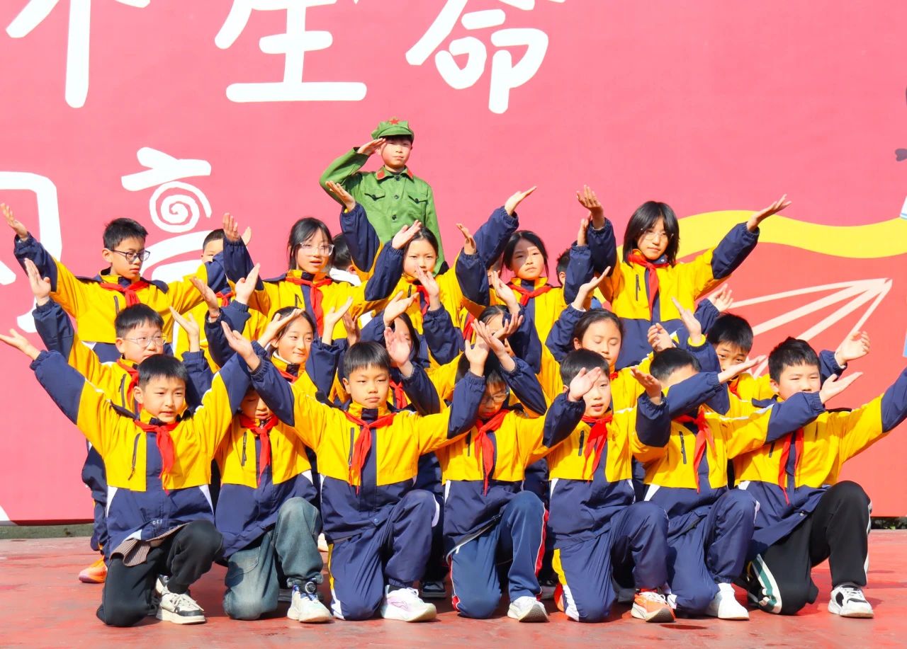 这天，我们都是追“锋”人！(图2)