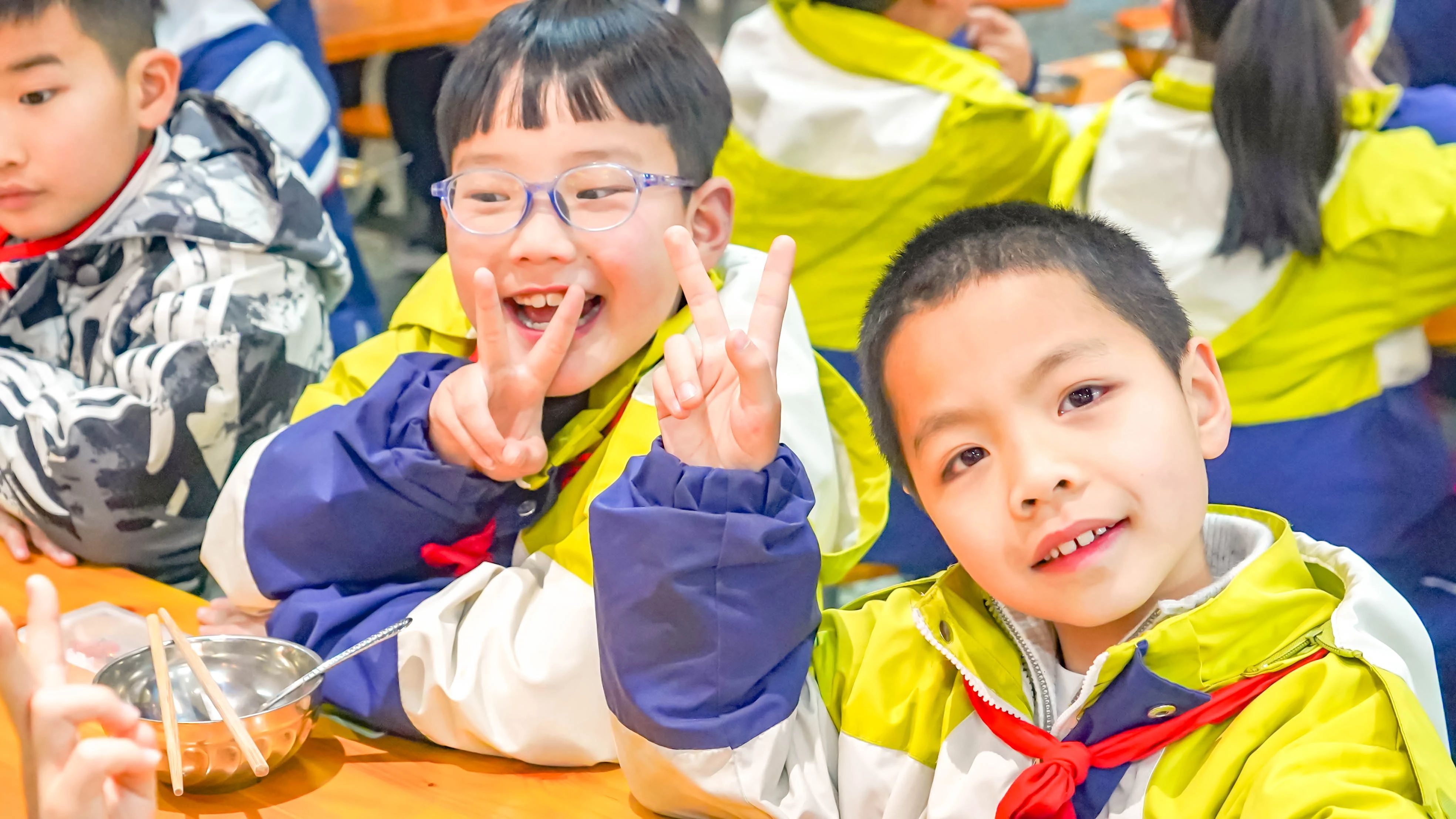 同学们说“想吃西餐”！学校食堂：必须安排！(图19)
