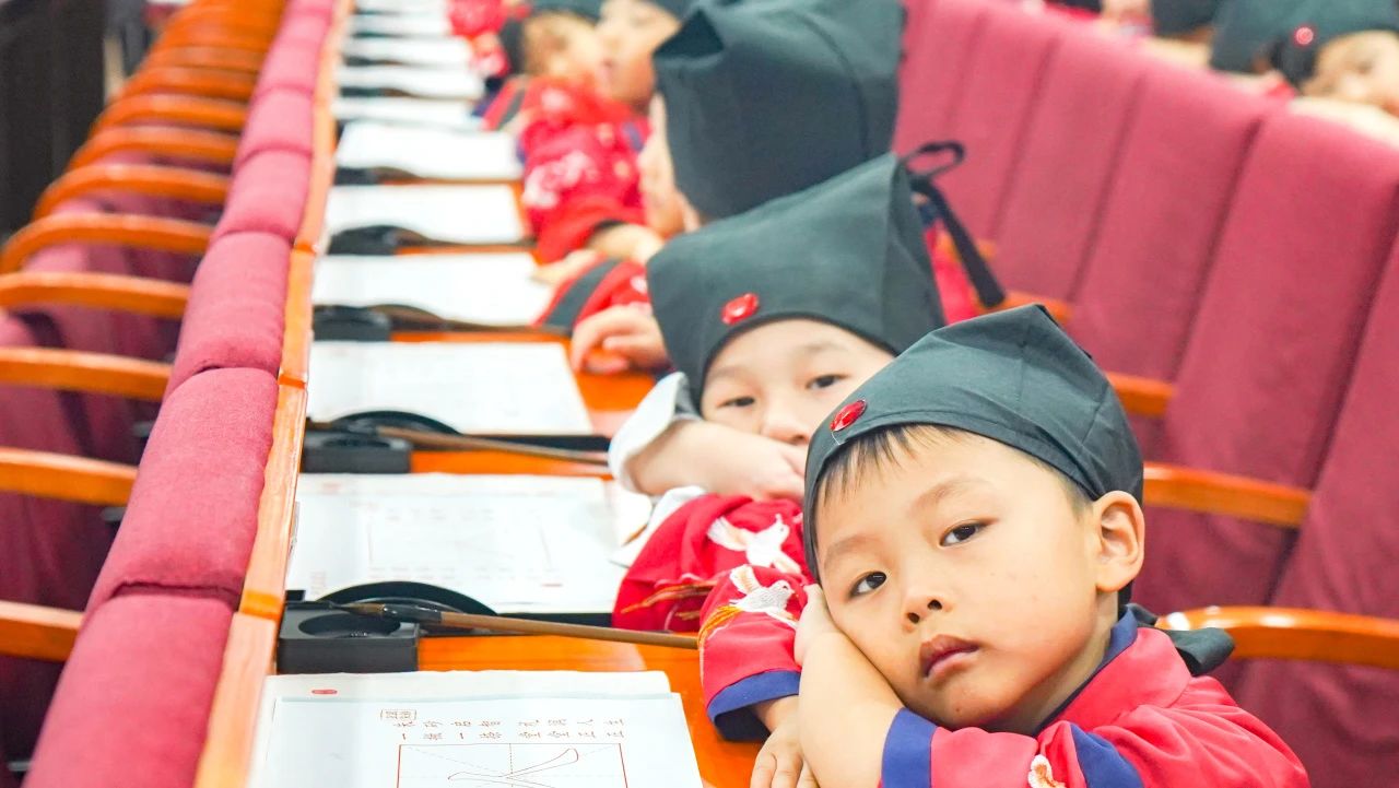 同学们，1周岁快乐啊！(图2)