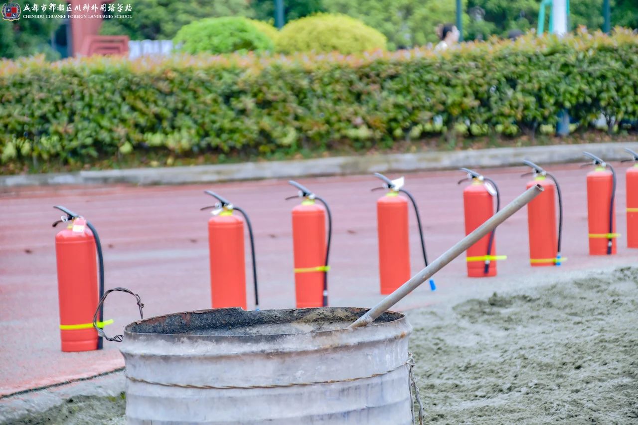 筑牢安全防线 共创平安校园丨成都市郫都区川科外国语学校开展消防（地震）应急演练(图23)