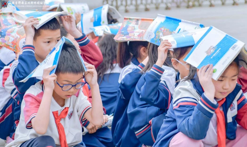 筑牢安全防线 共创平安校园丨成都市郫都区川科外国语学校开展消防（地震）应急演练(图19)