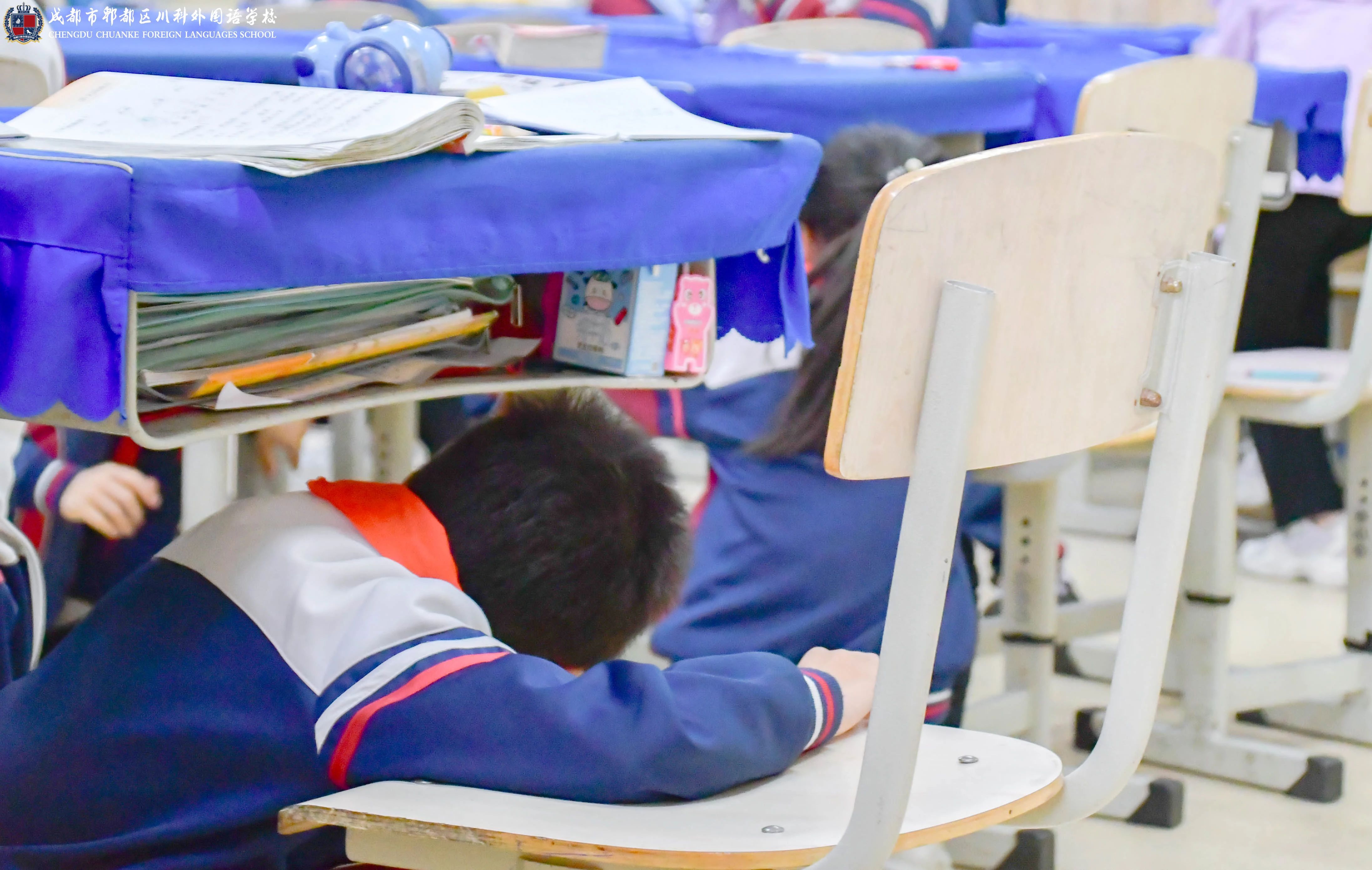 筑牢安全防线 共创平安校园丨成都市郫都区川科外国语学校开展消防（地震）应急演练(图13)