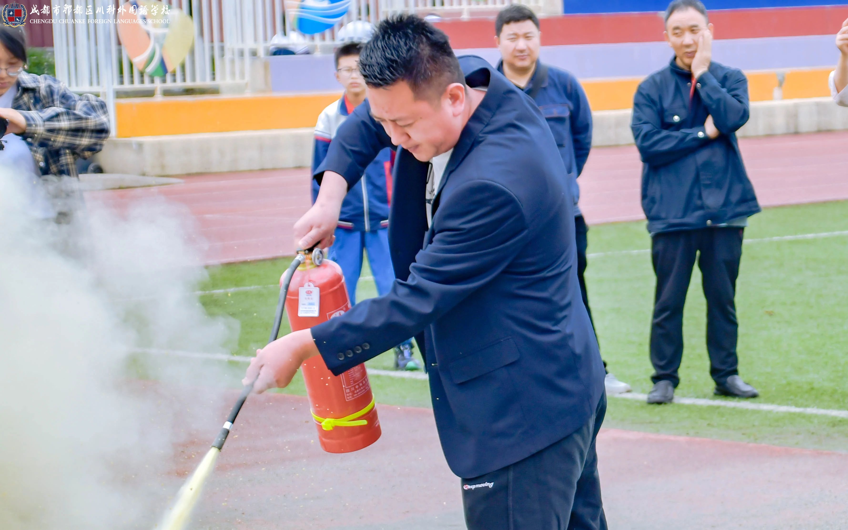 筑牢安全防线 共创平安校园丨成都市郫都区川科外国语学校开展消防（地震）应急演练(图24)
